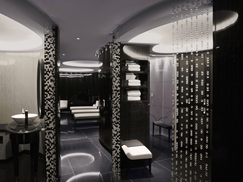 Male Changing ESPA Life at Corinthia