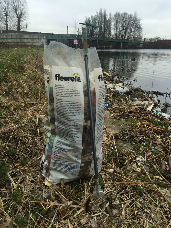trash-picking-cleaning-project-littering-environmental-friendly-pigswegetwhatpigsdeserve-4