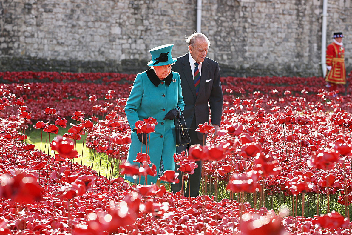 queen-tower-london-poppies