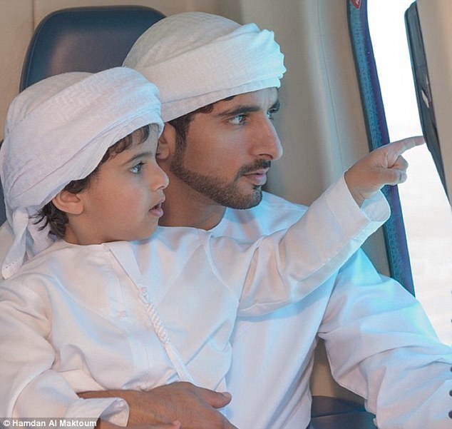 2980BA5500000578-3117944-Travelling_in_style_Mohammed_bin_Ahmed_Jaber_Al_Harbi_with_best_-a-42_1433938589769