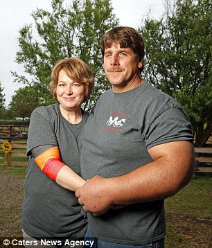 2B243FBF00000578-3186889-Inspiration_Loving_wife_Gina_says_she_likes_to_encourage_Jeff_in-a-41_1438860117176