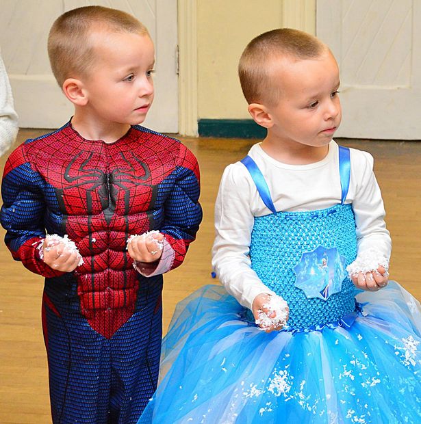 PAY-Logan-Symonds-and-his-twin-brother-Alfie-pictured-at-their-fourth-birthday-party