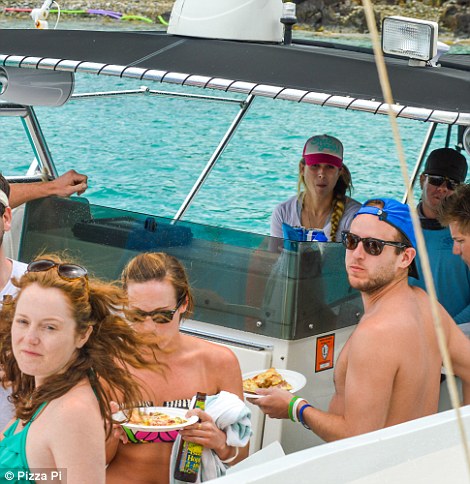 2CB857FD00000578-3247584-The_couple_had_never_heard_of_a_food_boat_before_they_built_one_-a-74_1443112853381