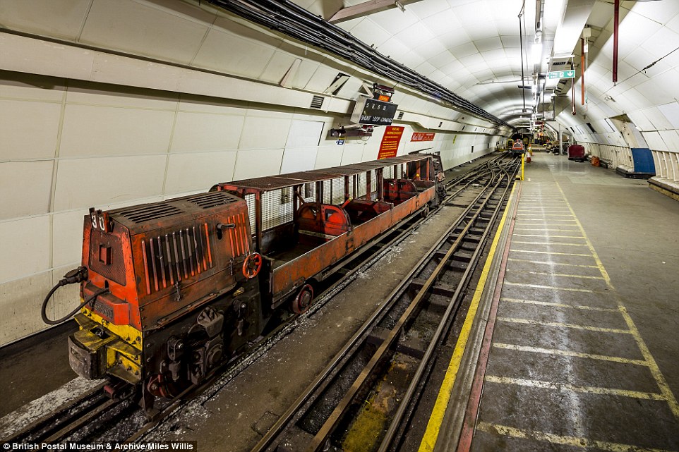 2E0BA2D800000578-3301552-Hidden_Tube_Construction_work_began_in_1914_but_was_halted_by_th-a-104_1446555811885
