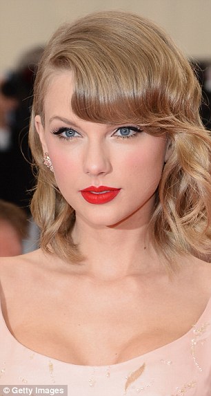 2E40612900000578-3309666-Flattery_Taylor_Swift_says_he_hasn_t_met_the_singer_who_shares_h-a-4_1447030911850