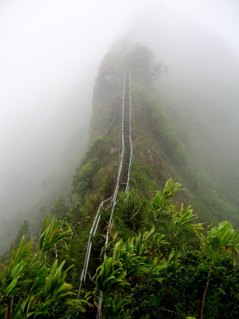 the-haiku-stairs-in-oahu-hawaii