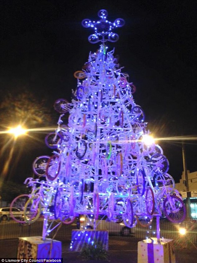 2EF87C7600000578-3341923-image-a-20_1449012755249