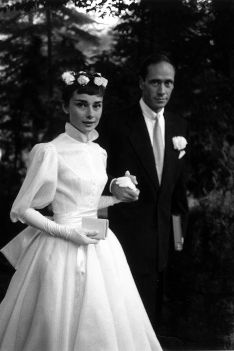 54bc04108be66_-_hbz-wedding-dresses-audrey-hepburn