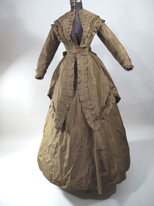 history-of-wedding-dress-1860-brown-dress
