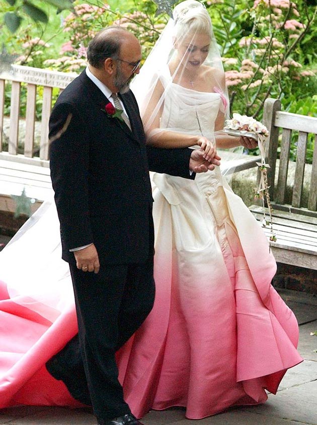 most_iconic_wedding_dresses_of_history_Gwen_Stefani_wedding_dress