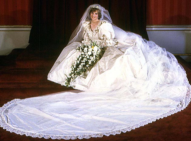 most_iconic_wedding_dresses_of_history_Princess_Diana_wedding_dress