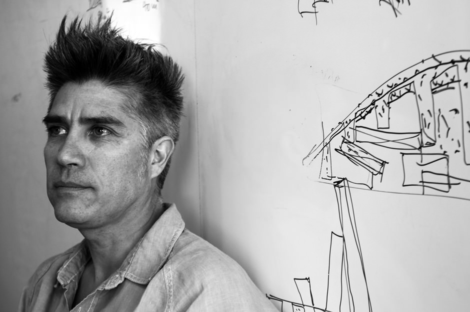 Alejandro_Aravena_bw_940_x_625