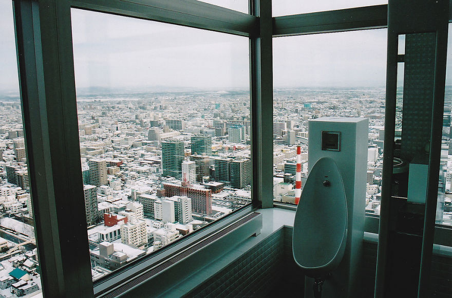 amazing-toilet-views-around-the-world-112__880