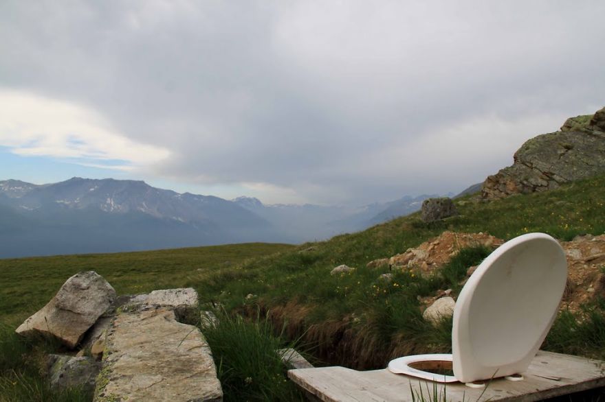 amazing-toilet-views-around-the-world-23__880