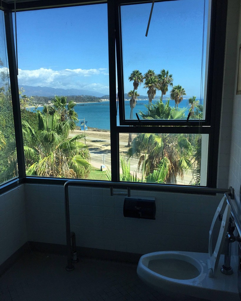 amazing-toilet-views-around-the-world-25__880