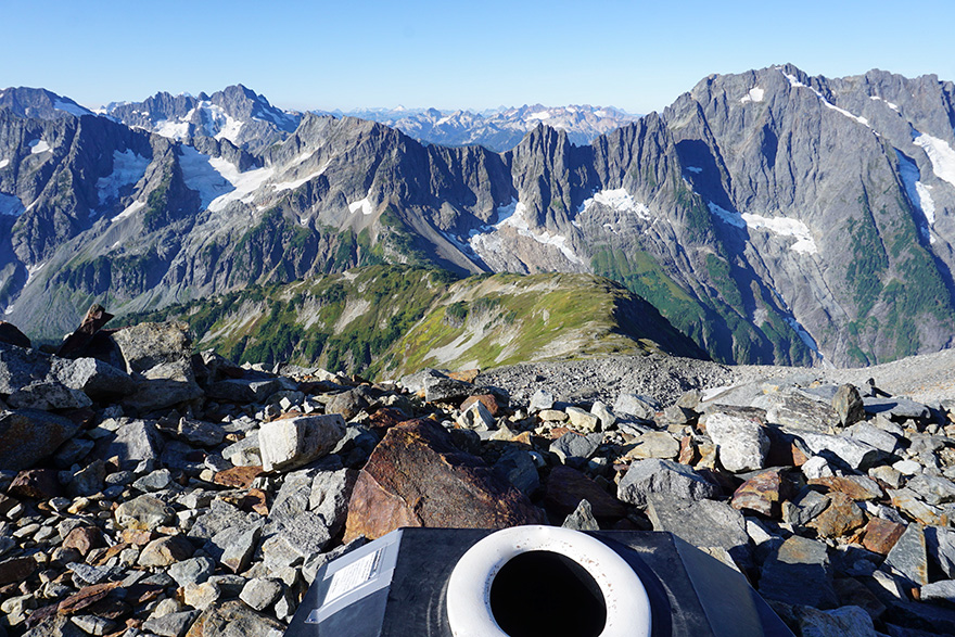 amazing-toilet-views-around-the-world-27__880