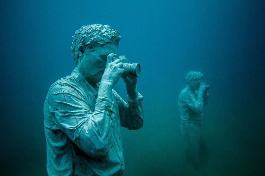 breathtaking-underwater-museum-turns-ocean-floor-into-art-gallery-and-doubles-as-artificial-ree-16__880
