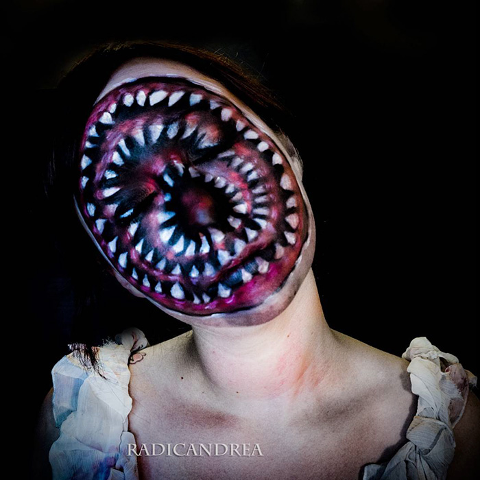 creepy-body-art-makeup-radicandrea-2__700