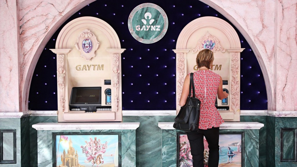 gaynz-1