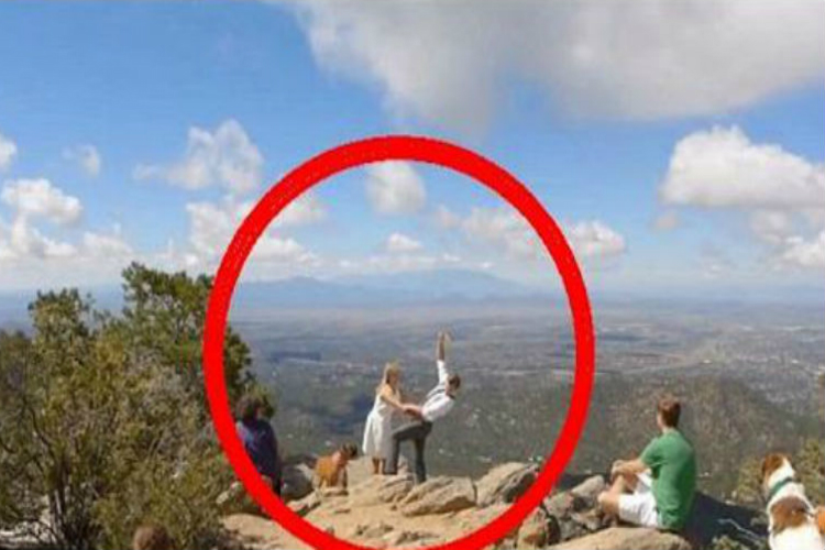 7-A-Polish-couple-on-vacation-in-Portugal-tried-to-take-a-selfie-on-the-edge-of-a-cliff-and-they-both-fell-to-their-death2