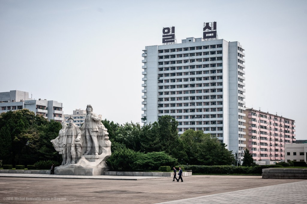 ostensibly_ordinary_pyongyang_34