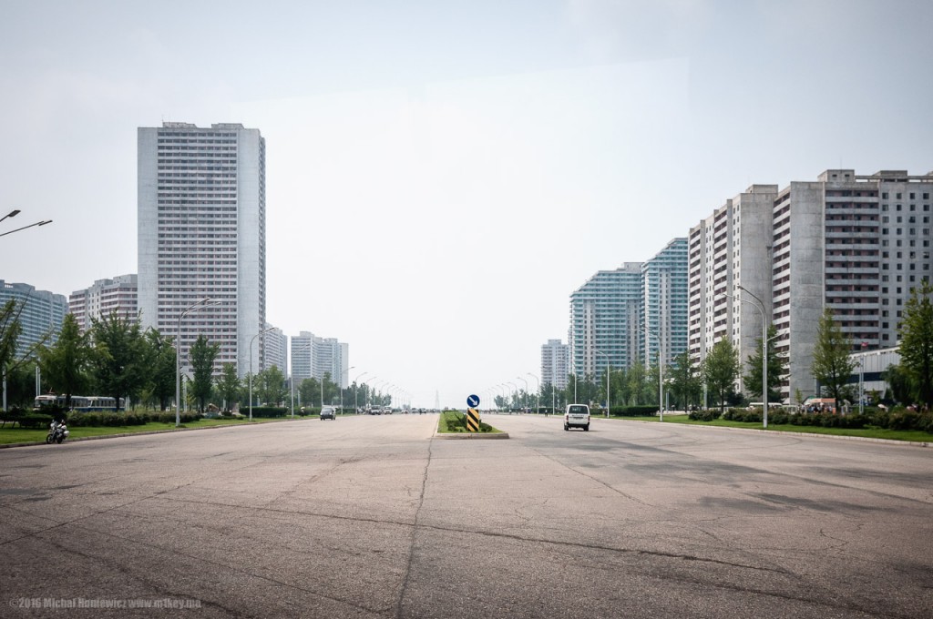 ostensibly_ordinary_pyongyang_36