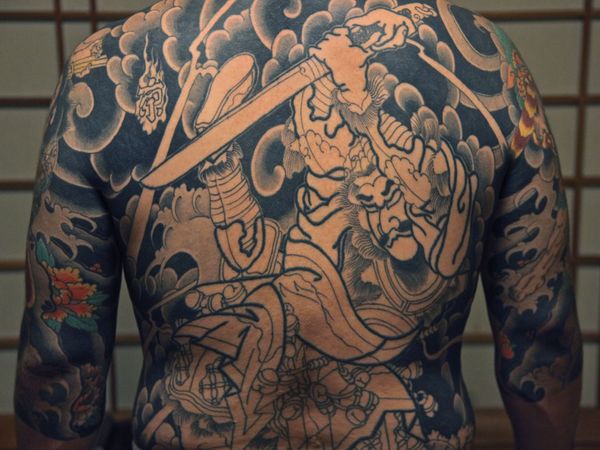 yakuza-tattoo-b2_41478_600x450