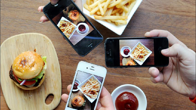 885419-food-sharing.gif