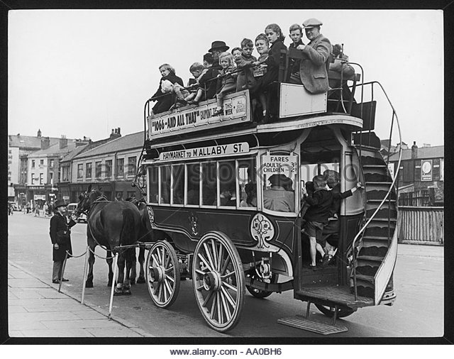 birkenhead-horse-bus-aa0bh6