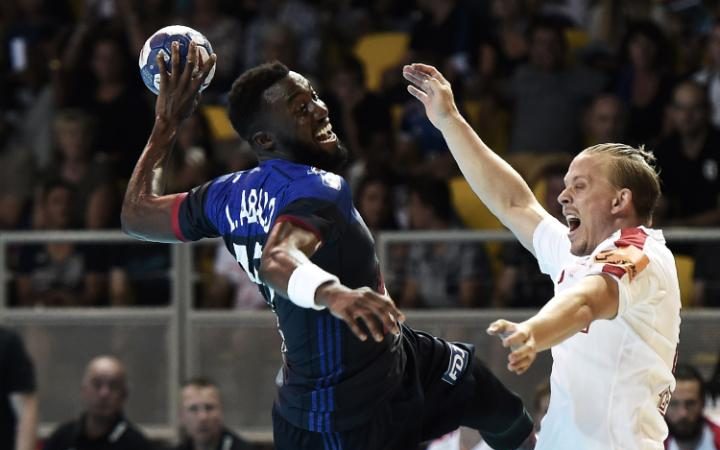 103993422_France-Qatar-Handball-SPORT-large_trans++qVzuuqpFlyLIwiB6NTmJwdo22TuL8EThdHForFya5y0