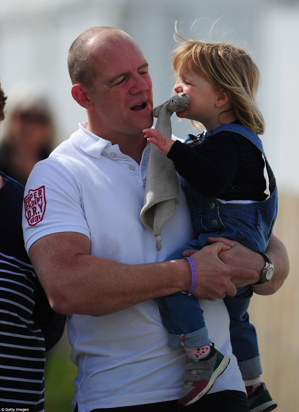 33E50EF500000578-3576867-Huband_Mike_Tindall_watched_from_the_sidelines_with_daughter_Mia-a-60_1462533143247
