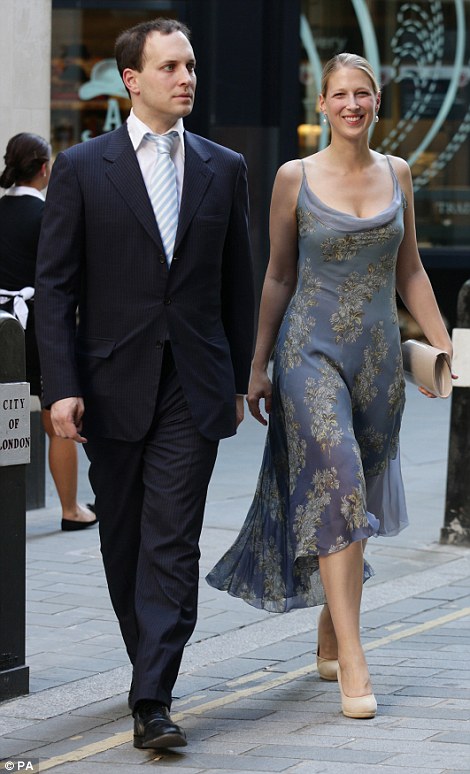 366BBFFF00000578-3698055-Lord_Freddie_Windsor_and_a_grinning_Lady_Gabriella_Windsor_arriv-a-9_1468999375070