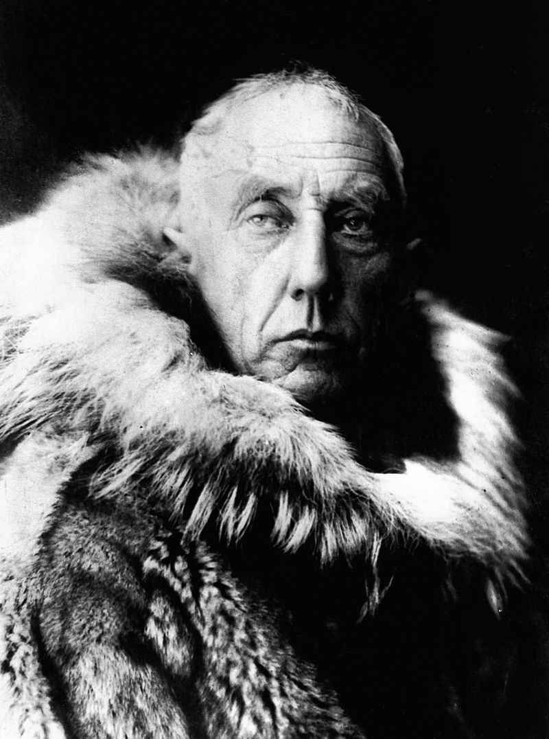 Amundsen_in_fur_skins