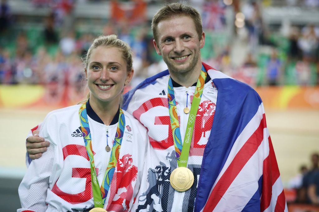 Jason-kenny-and-Laura-Trott-pose-with-their-Gold-medals