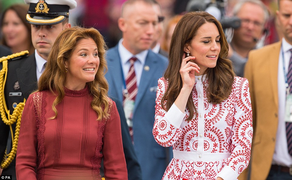 38CB4B4600000578-3806714-image-a-228_1474849578587