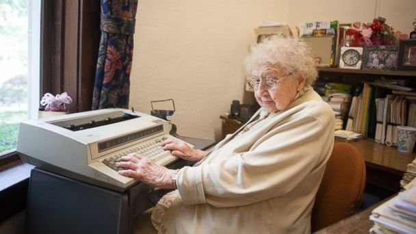 5481adb0-7078-11e6-9dc8-272c23c9fd15_ht_99_year_old_secretary_typewriter_em_1609
