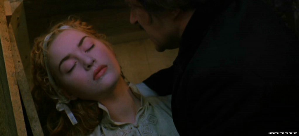 Kate-as-Ophelia-in-Hamlet-kate-winslet-12007290-1023-465