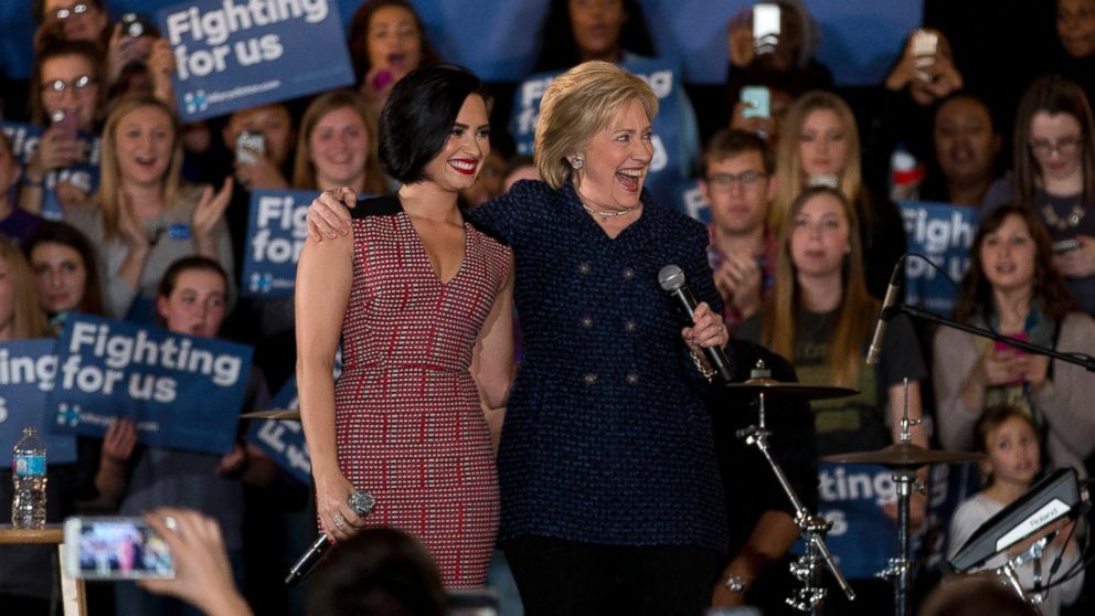 AP_Demi_Lovato_Hillary_Clinton_160121_16x9_992