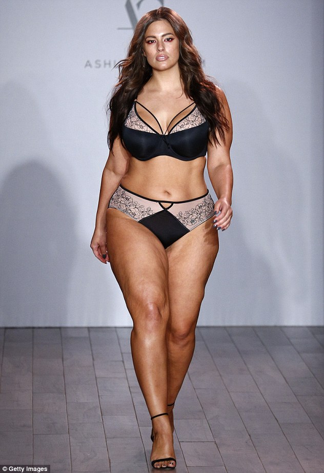 385d827500000578-3790035-back_again_ashley_graham_returned_to_the_new_york_fashion_week_r-m-39_1473944738598