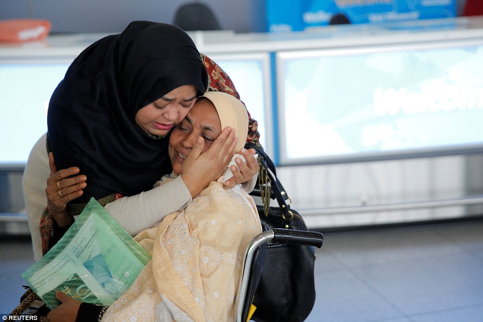 3C995D6400000578-4167812-Emotional_Muslim_travelers_were_nervous_as_they_arrived_in_JFK_t-a-34_1485647621778
