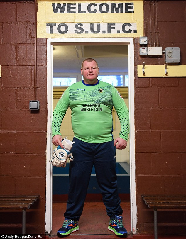 3CF90CFB00000578-4245100-Sutton_United_goalkeeper_Wayne_Shaw_has_become_one_of_the_faces_-a-45_1487686288464