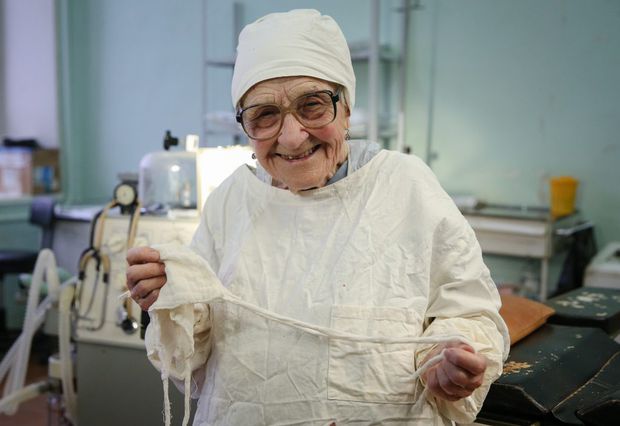 tk3s_bm_rus_oldest_surgeon_02679402-1024x703