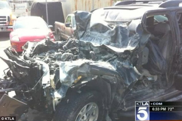 27442A2400000578-3025001-Wreckage_Trokey_was_one_of_the_paramedics_who_treated_Dr_Shannon-m-69_1428093403625