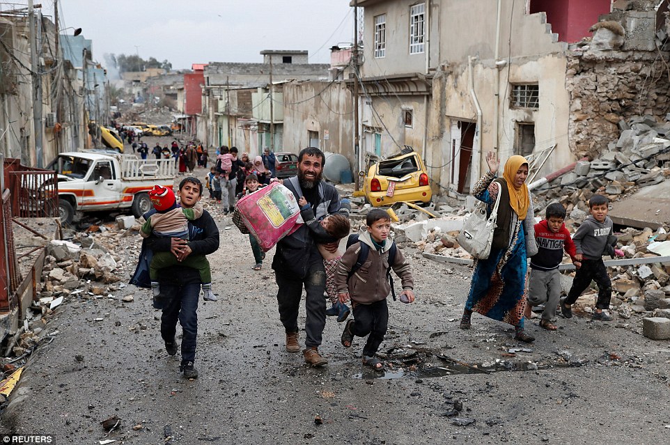 3DF8B47D00000578-4285270-Mosul_is_Iraq_s_second_biggest_city_and_the_battle_for_it_has_be-a-1_1488810395317