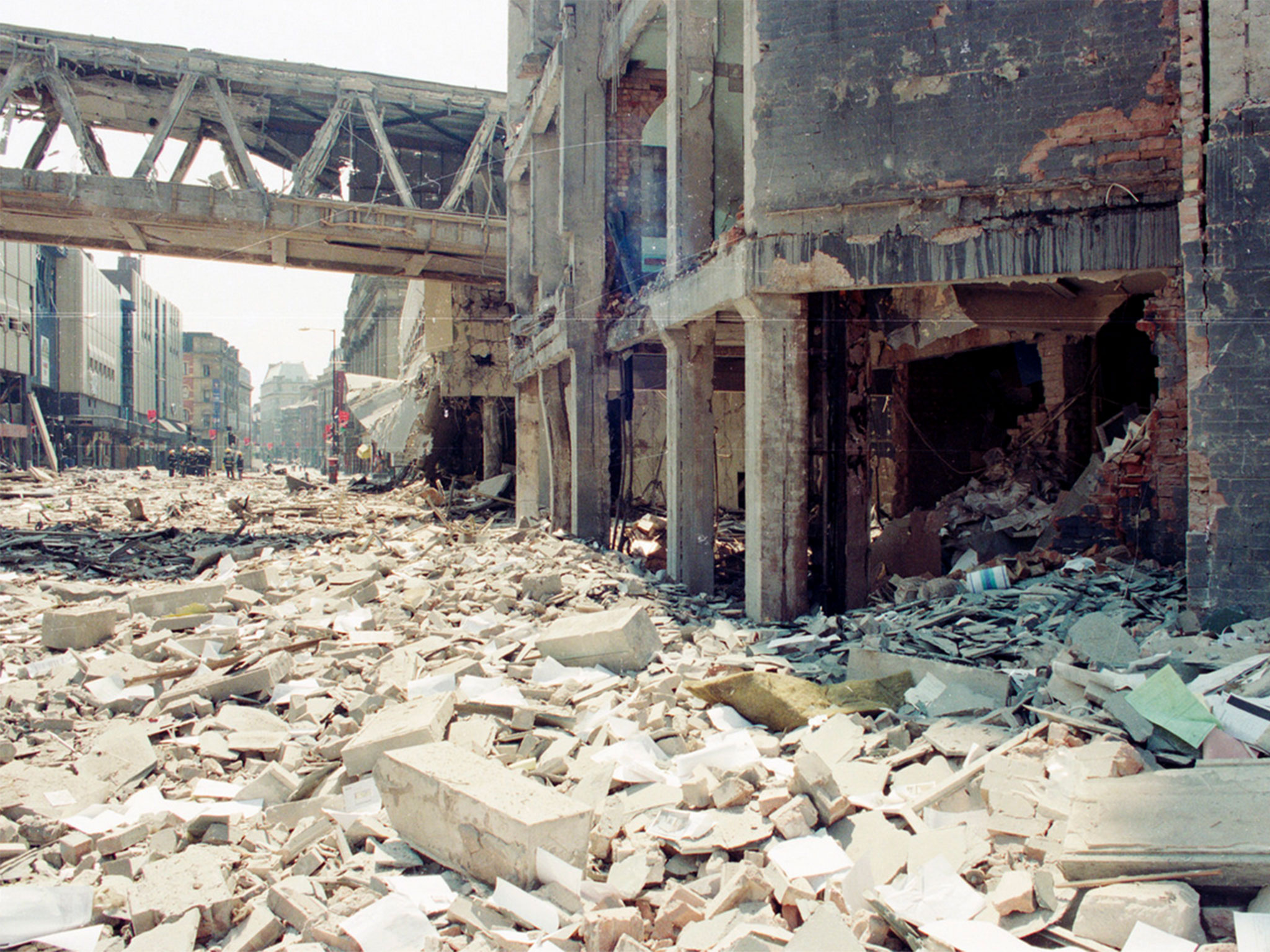 Unseen photos of the 1996 Manchester bombing