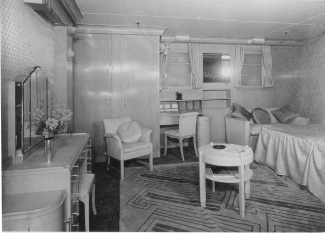 historical_photos_that_offer_a_glimpse_at_all_the_glamor_that_a_cruise_ship_traveling_was_back_then_640_81