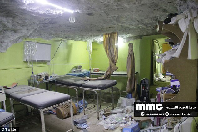 3EEE7A0A00000578-4391352-Moments_after_the_attack_a_projectile_hit_a_hospital_in_the_area-a-21_1491592499603