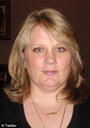 3EF7ACCE00000578-4382922-Amy_Robertson_a_Kansas_high_school_principal_has_been_forced_to_-m-3_1491402300125