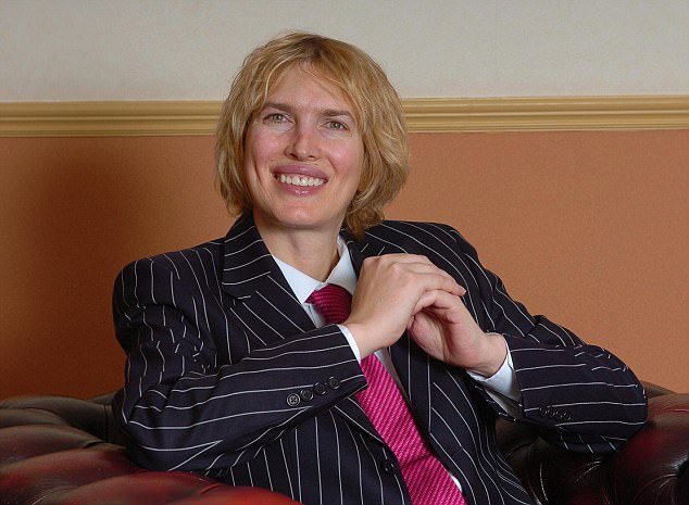 PIC BRUCE ADAMS / COPY REBBECCA HARDY 19/2/04 FEATURE ON TRANSEXUAL WHO CHANGED FROM MAN (SAM HASHIMI)TO WOMAN(SAMANTHA KANE) AND BACK TO MAN(CHARLES KANE) - CHARLES KANE,43, FROM KENSINGTON,LONDON