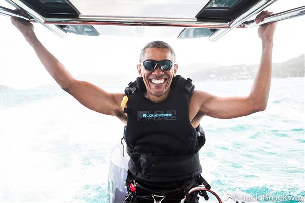 170207-barack-obama-kitesurfing-03-741a_bd8a81b6f18280e406354365c30a3c24.nbcnews-ux-600-480
